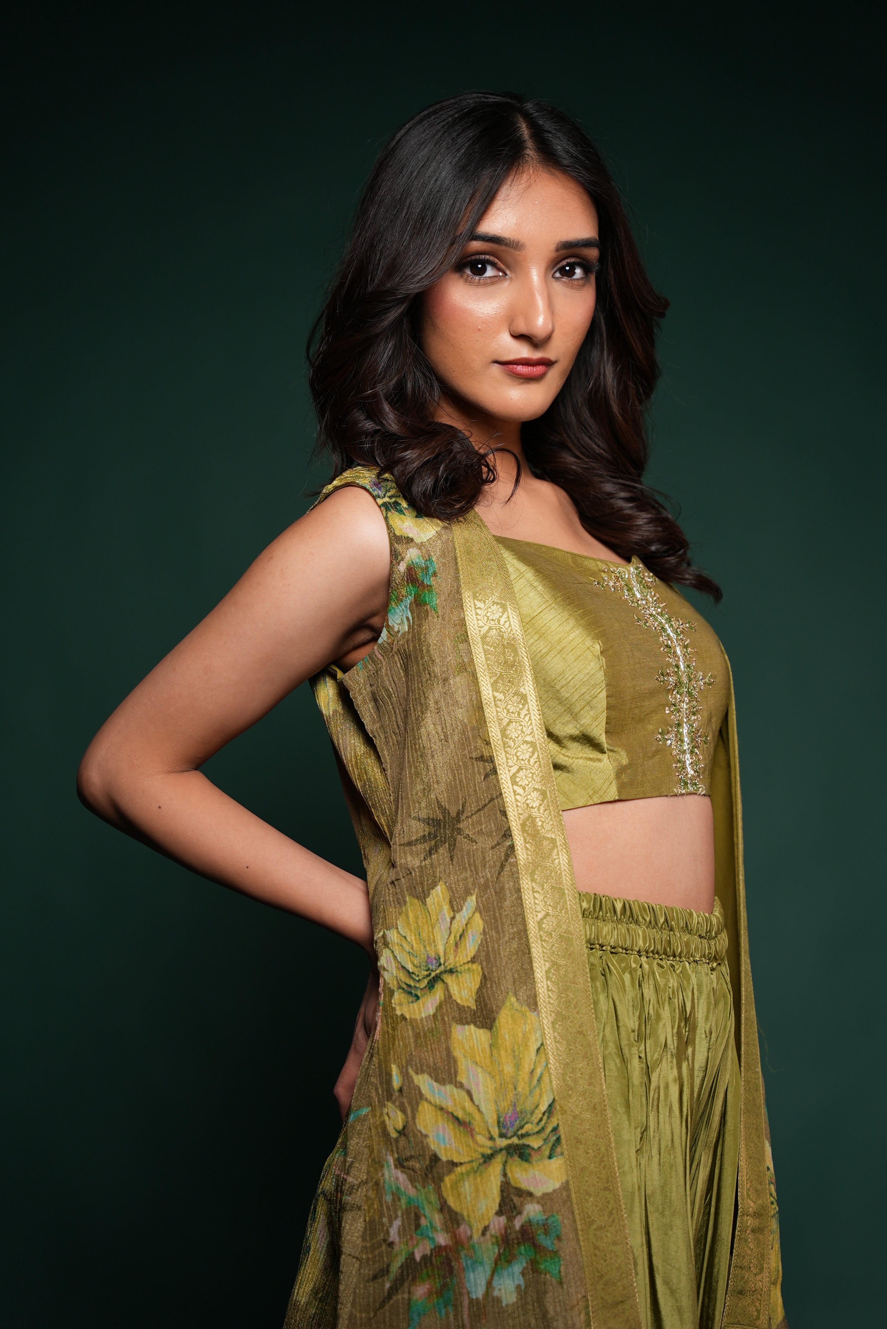 Mehendi regal layers